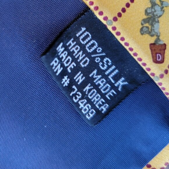 Mickey Mouse Disneyland Yellow Silk Vintage Necktie - Picture 6 of 10